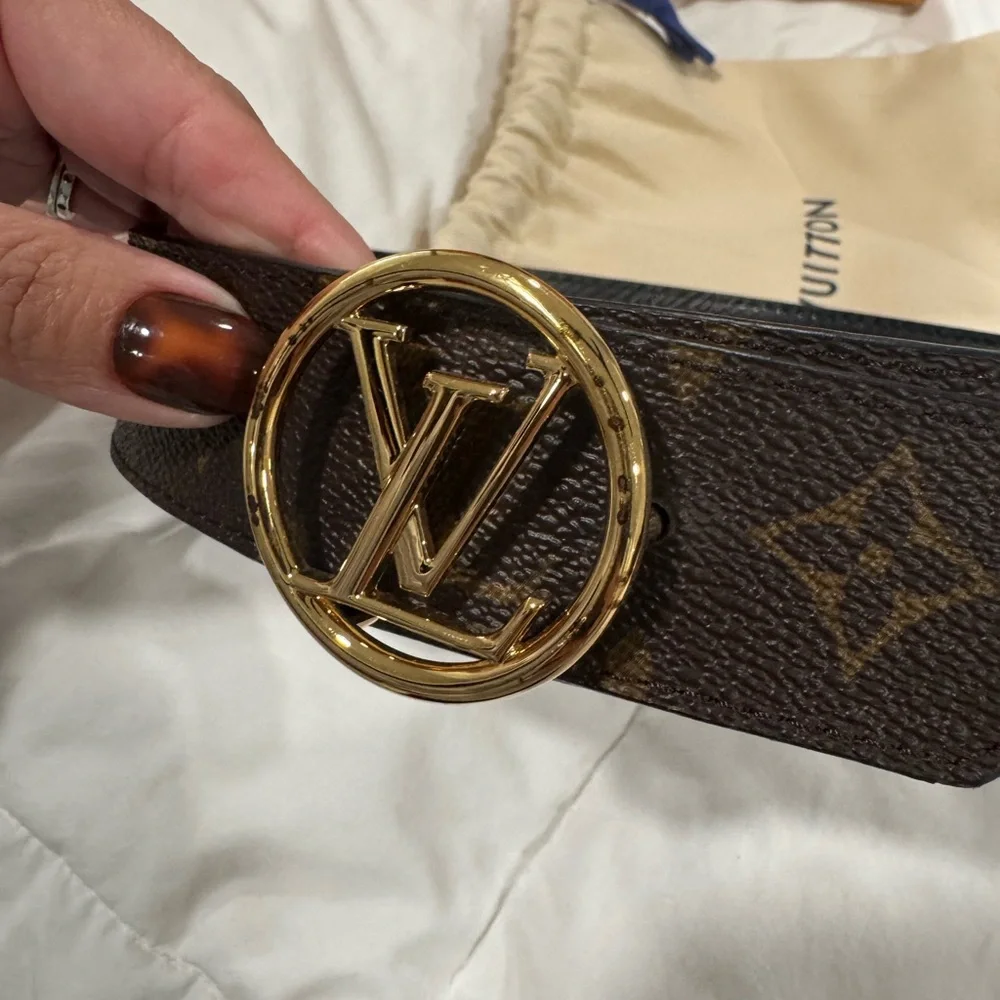 Reversible Louis Vuitton Monogram Belt with Gold Buckle - Picture 9 of 9